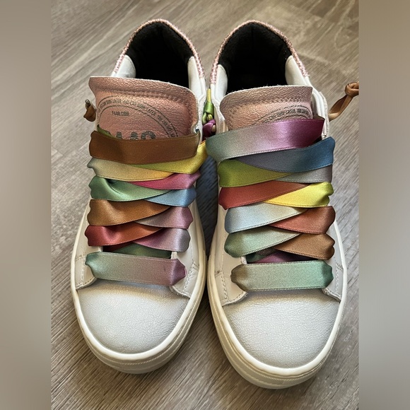 P448 Thea Sneakers HTF rainbow ombré laces excellent condition - Picture 10 of 13
